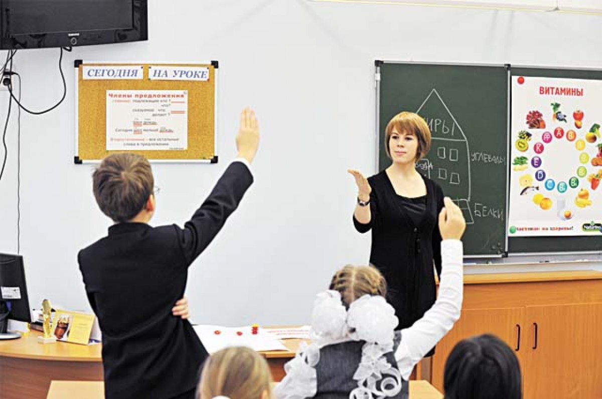    Пять дней в неделю будут учиться лишь первоклассники.
