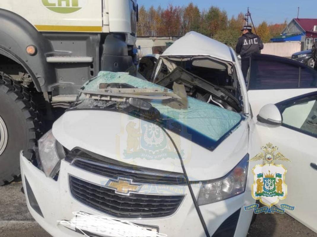    На трассе « Тюмень – Ханты-Мансийск» легковушка влетела под автоцистерну, погиб человек