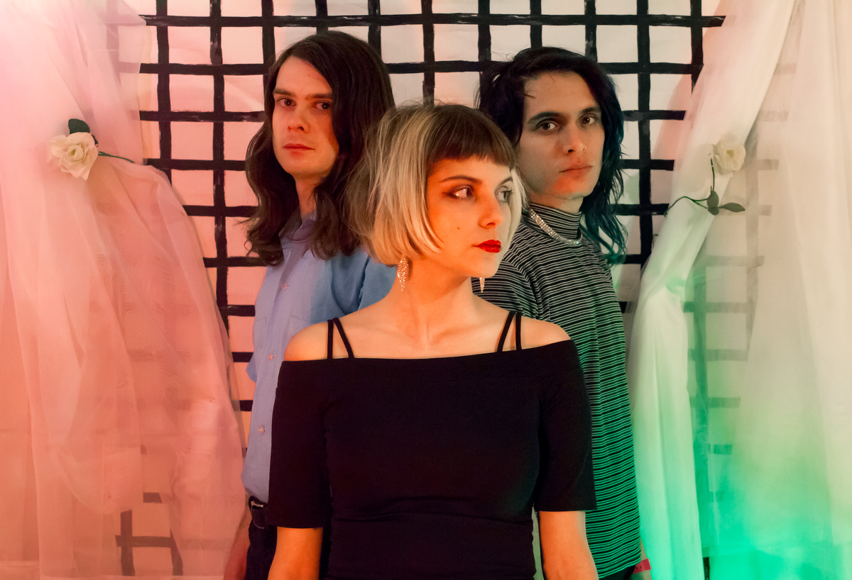 фото: http://getbetterrecordsnh.limitedrun.com/bands/controltop