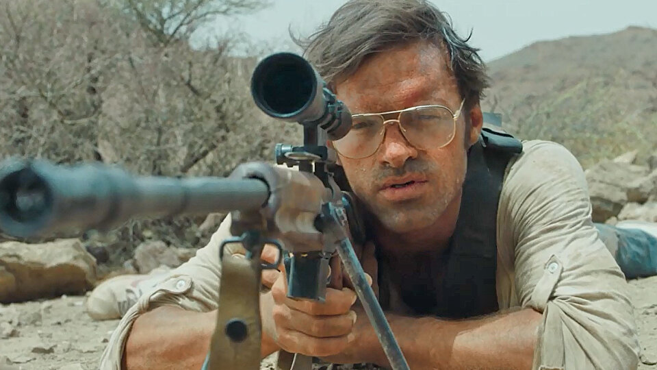 Хотя детали этой спецоперации давно рассекречены и описаны в книгах, главного героя, командира снайперской группы GIGN, здесь почему-то зовут Андрэ Жерваль, а не Кристиан Пруто, как было в реальности.