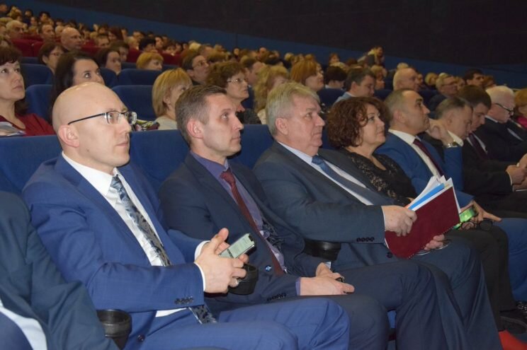 Слева направо: бывший первый замглавы Ульяновска, теперь — и.о. главы администрации Ленинского района Ульяновска Михаил Сычев, первый замглавы Ульяновска Владислав Игонин, глава Ульяновска Сергей Панчин