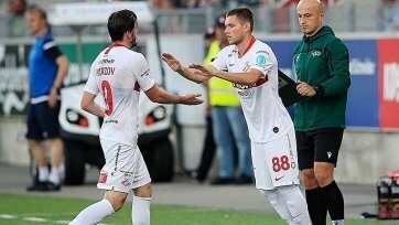 Фото: spartak.comЗаместитель главы селекционной службы «Спартака» Александр Аверьянов, работавший в клубе на протяжении последних 12 лет, покинул коллектив, информирует официальный сайт «красно-белых». Вместе с ним из «Спартака» ушли селекционеры Григорий Евтушенко, Максим Кандинов и Владимир Расинский.
