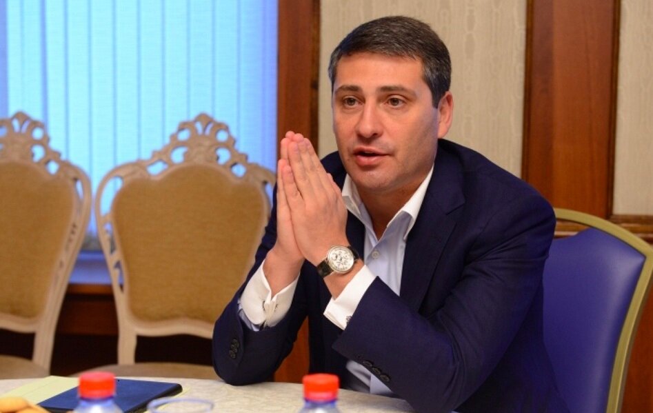 На фото Игорь Ротенберг. Фото из интернета. По данным Forbes в 2019 году занимал 122-е место в рейтинге богатейших бизнесменов России с состоянием 850 млн долларов (в 2018 - 1,1 млрд долларов).