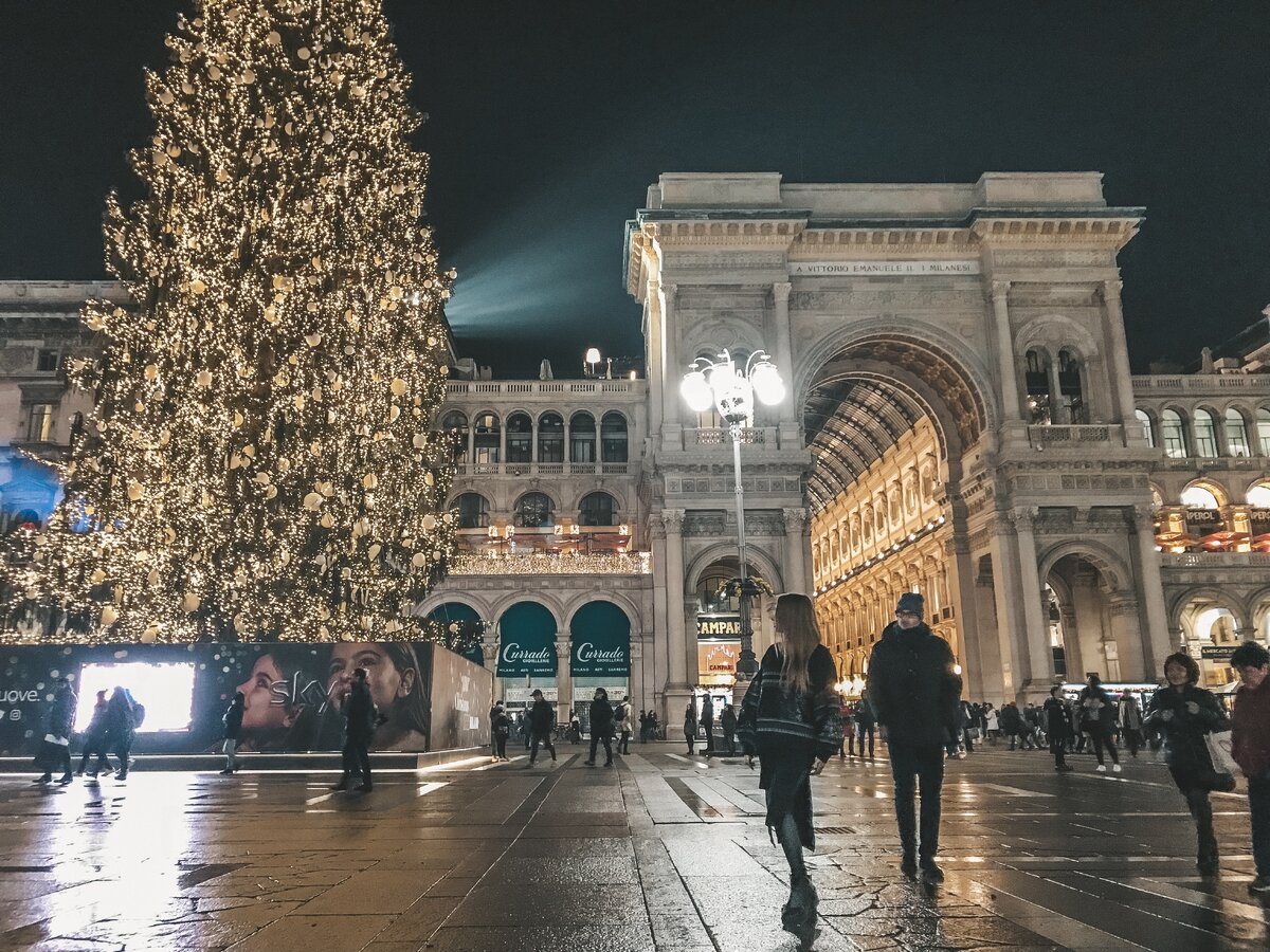 Галерея Виктора Эммануила II, где собраны десятки брендовых магазинов