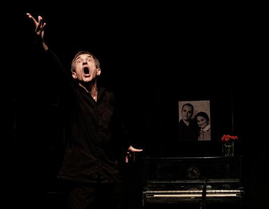 Спектакль «Крот», Театр на досках