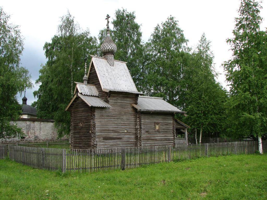Церковь Ризоположения из села Бородава на территории Кирилло-Белозерского музея-заповедника 