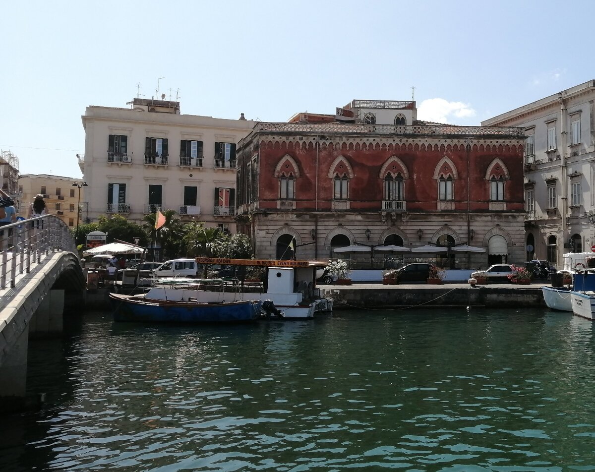 Дворец Palazzo Lucchetti Cassola Reale на острове Ortigia