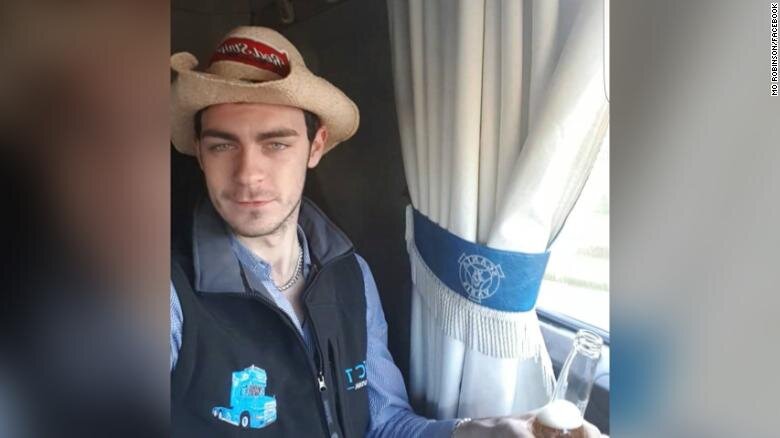 Моррис Робинсон, 25-летний водитель грузовика из Северной Ирландии, был арестован в среду. 