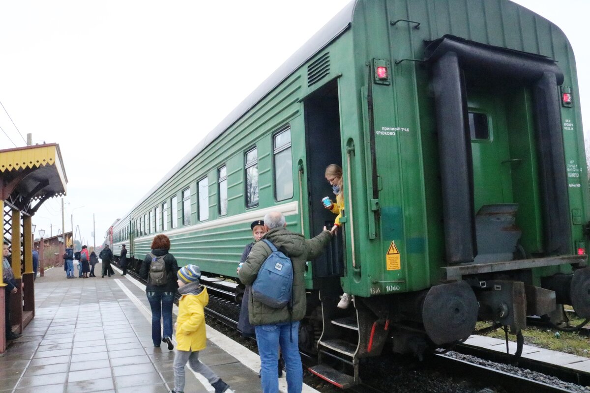 Как я потратил 15 000 рублей, чтобы прокатить семью на поезде с паровозом, а он не пришел