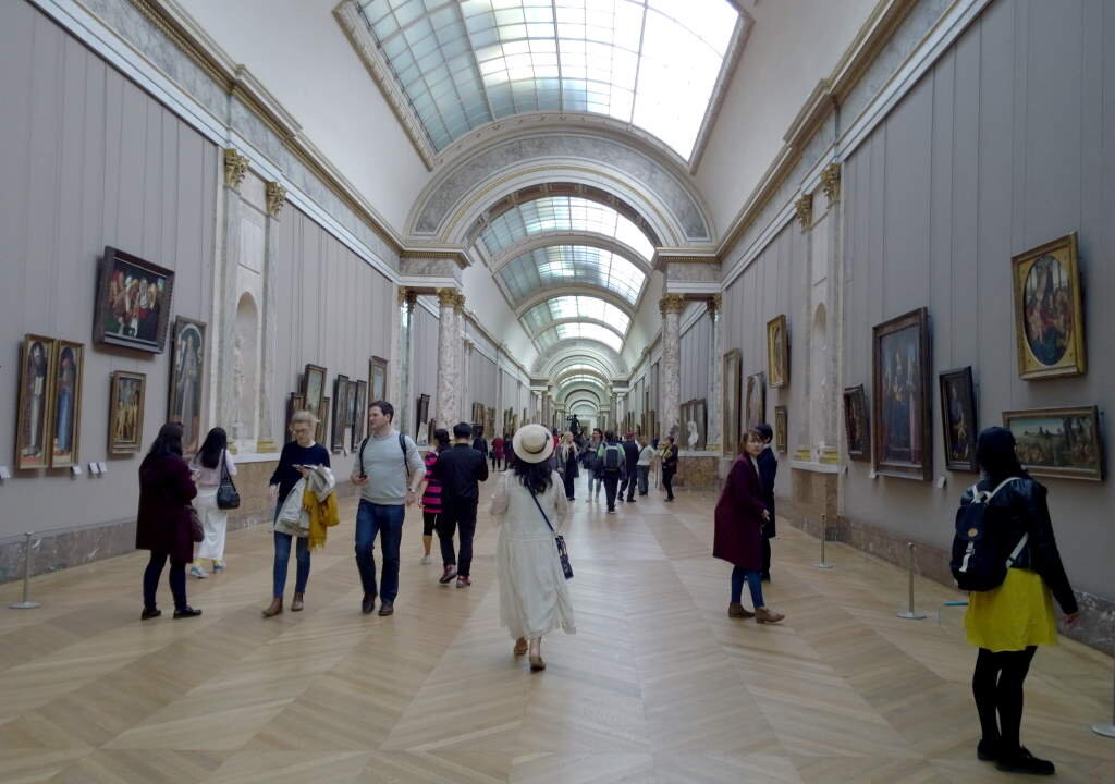 Крыло "Денон". Лувр, Париж