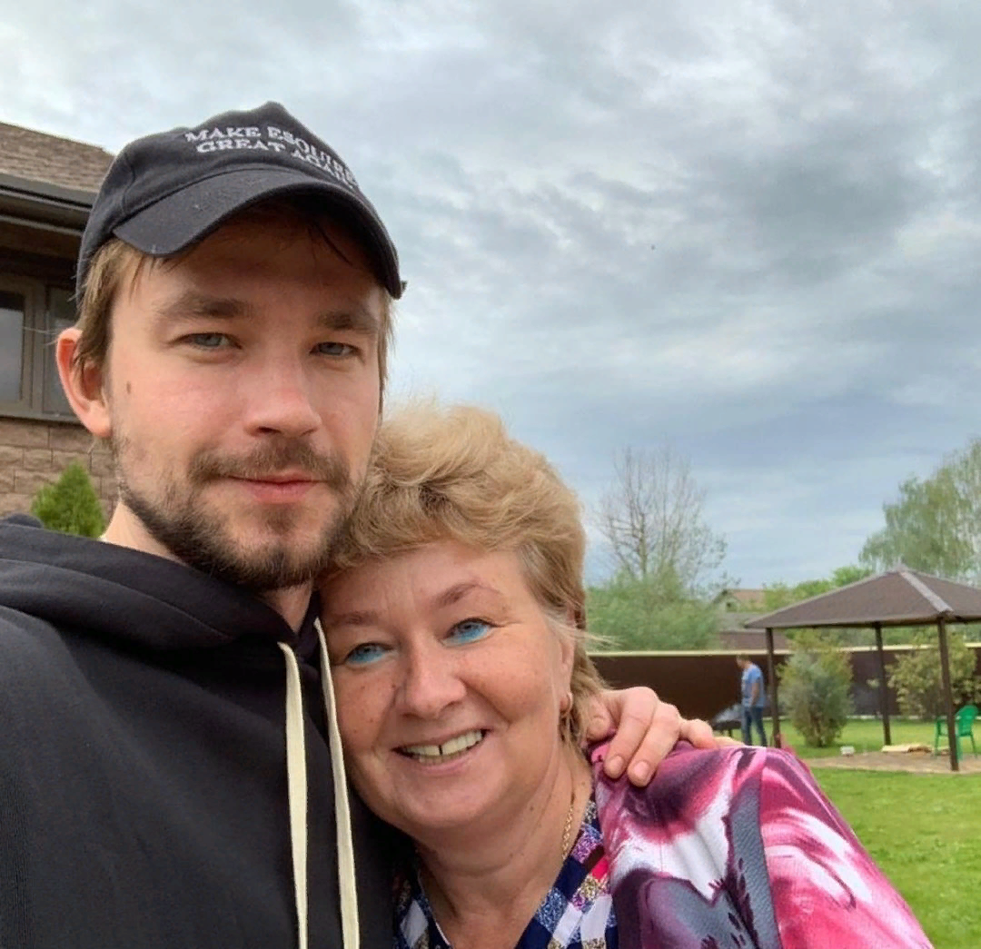 АЛЕКСАНДР ПЕТРОВ И ЕГО МАМА