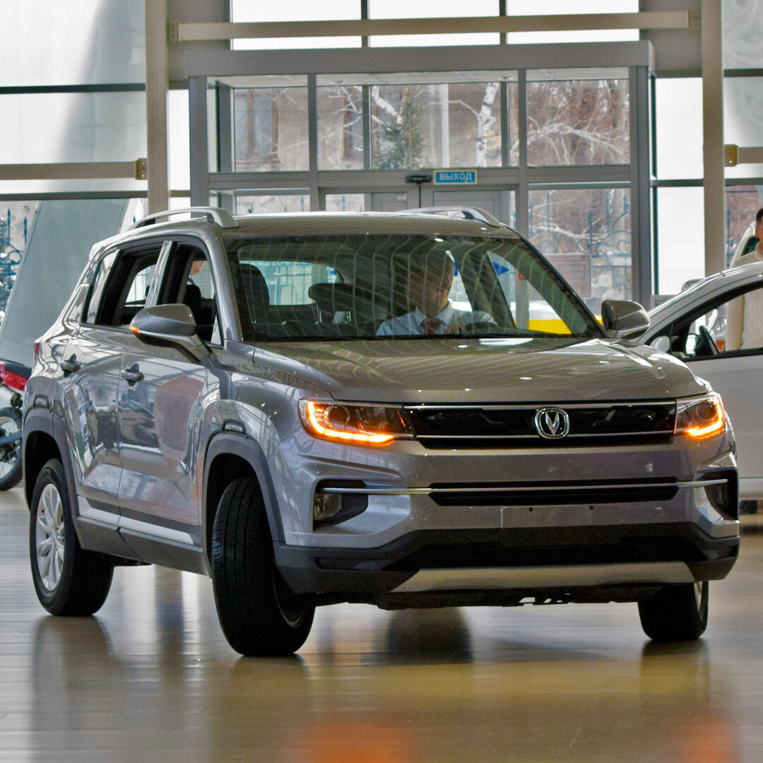 Кому как, а нам этот автомобиль напоминает Volkswagen Tiguan.