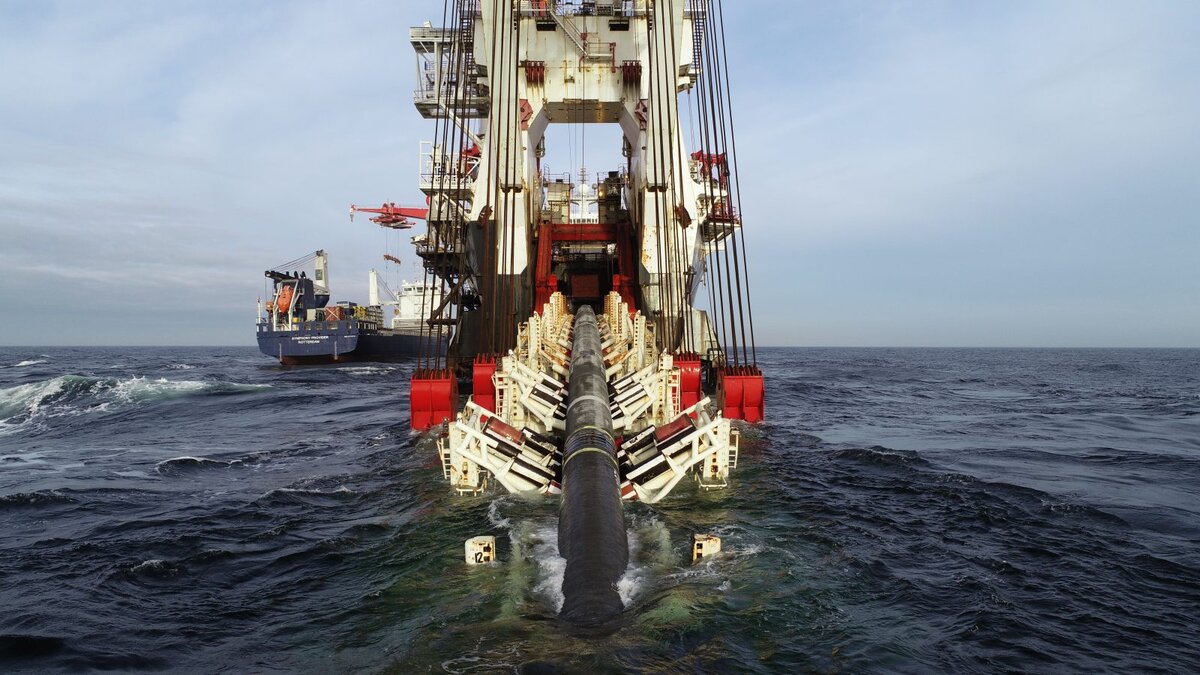 Прокладка подводного трубопровода / Фото: Allseas