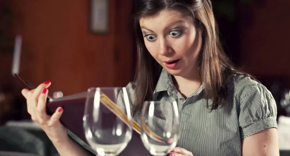 «По меркам нашего города у меня хорошая зарплата, но я все равно живу в нужде…» Неожиданное признание провинциалки