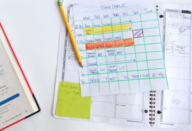 составить график учебы и отдыха – вот как начать учиться на отлично. Можете сделать для этого буллет-журнал, ведь учеба — это тоже привычка!