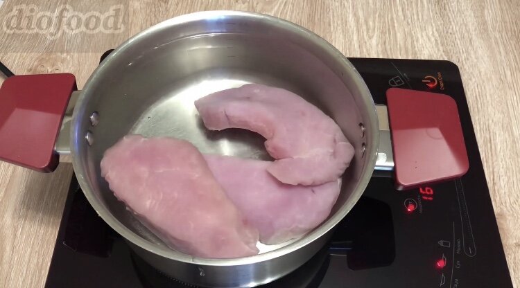 Варим бульон примерно час