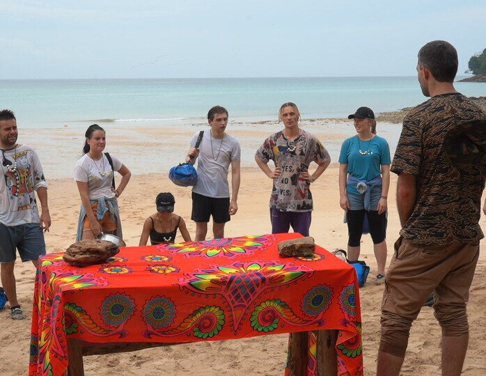 Фрагмент шоу "Остров героев". Фото: телеканал "ТНТ"