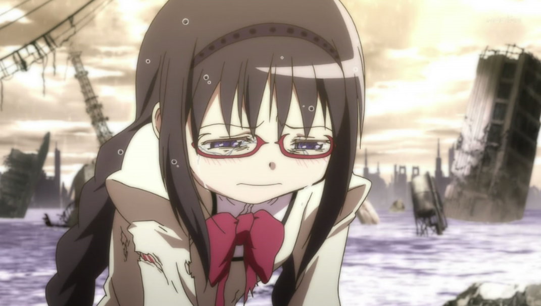 Хомура оплакивает Мадоку в первый раз