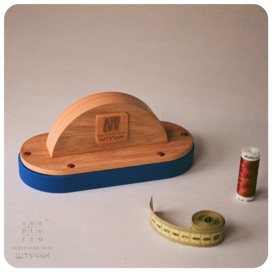 Портновский утюжок из бука: "лысая" древесина обтянута термостойкой тканью