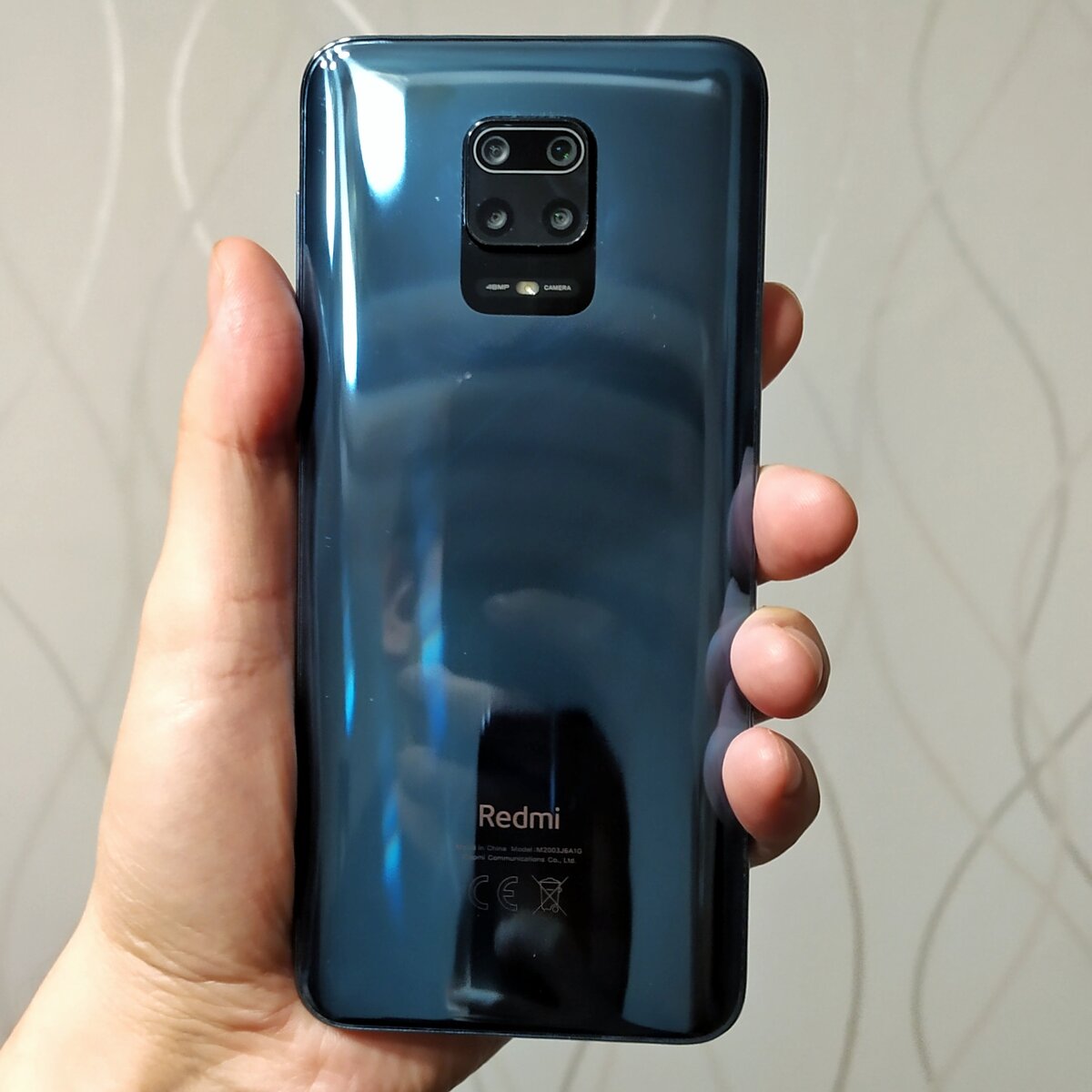 задний вид телефона