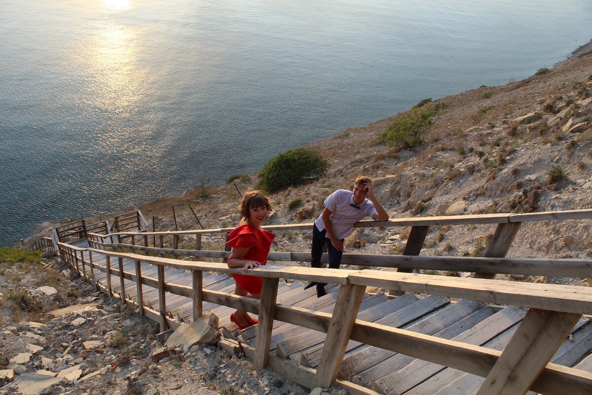 Анапа 800 ступенек к морю. 800 Ступеней в Анапе Супсех. Ласточкино гнездо Анапа Супсех. Пляж 800 ступеней Анапа.