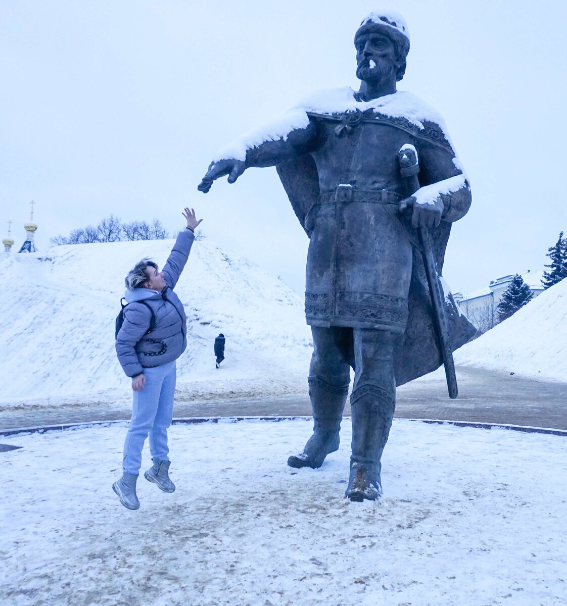 Памятник Юрию Долгорукому