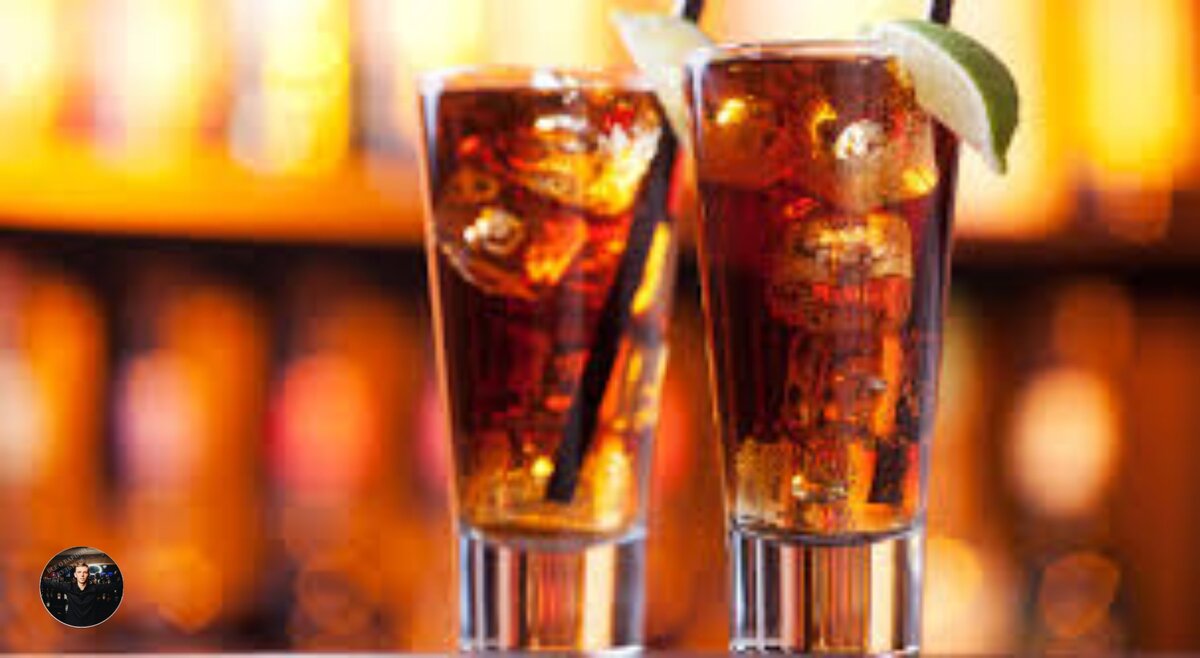 У каждого – своя правда жизни. Есть биеннале с "Беллини", а есть баня с "Ершом". Есть званый ужин у посла, а есть свадьба у соседа, есть клуб и водка с "Ред Буллом", а есть преферанс c "Олд Фэшн". Да и какая реальная буза без "Лонг Айленда" и братьев его виски-колы и ром-колы по прозвищу "Куба Либре"?! Короче, каждому свое. Ведь мог же Венечка Ерофеев воспевать достоинства "Поцелуя Тети Клавы" и "Иорданских струй", а там мешанина была почище, и ингредиенты куда безжалостнее, чем в "Лонг Айленде". Главное – подход. Я знаю бартендеров, которые относятся к приготовлению "Лонг Айленда" очень серьезно, творчески и с любовью. Возводят китч в Искусство. Взбивают все пять видов крепкого алкоголя с лимонным соком в шейкере, завернутом в полотенце, чтобы пальцы в процессе не примерзли, отфильтровывают в красивый узкий бокал слинг, предварительно замороженный и наполненный дробленым льдом, а кока-колы доливают совсем чуть-чуть, исключительно для цвета