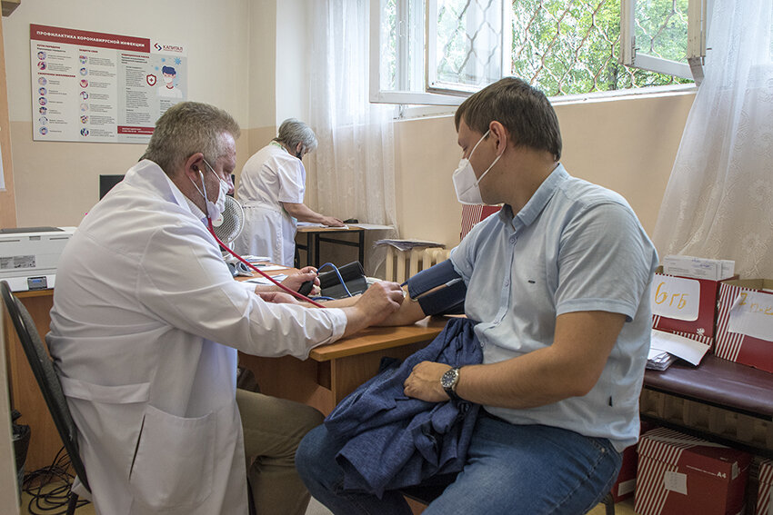 Руководитель клинической больнице. Главный врач окб 1 тюмень. Телеведущий александр мясников. Шабунин алексей боткинская больница. Руководитель клинической больнице.