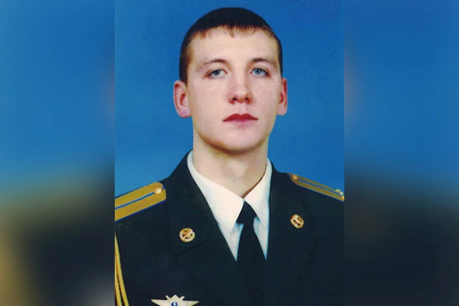 Старшего лейтенанта алексея колотова. Старшего лейтенанта алексея колотова. Старшего лейтенанта алексея колотова. Старшего лейтенанта алексея колотова. Старшего лейтенанта алексея колотова.
