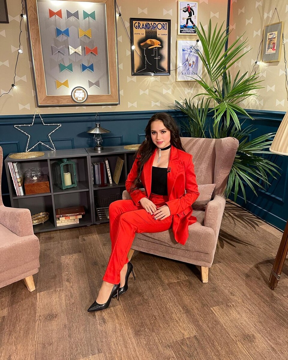                                               Алина на шоу "Вечерний Ургант"