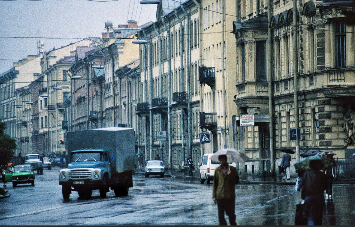 Город годы жизни. Санкт Петербург 1992. Ленинград 1992. 90е улицы России. Город Ленинград 90-е.