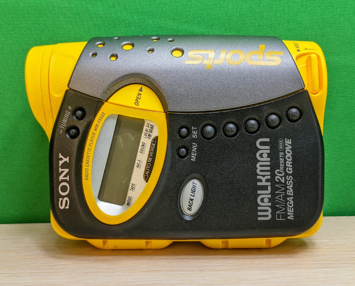 Фото SONY WM-FS593 SPORTS WALKMAN AM/FM CASSETTE