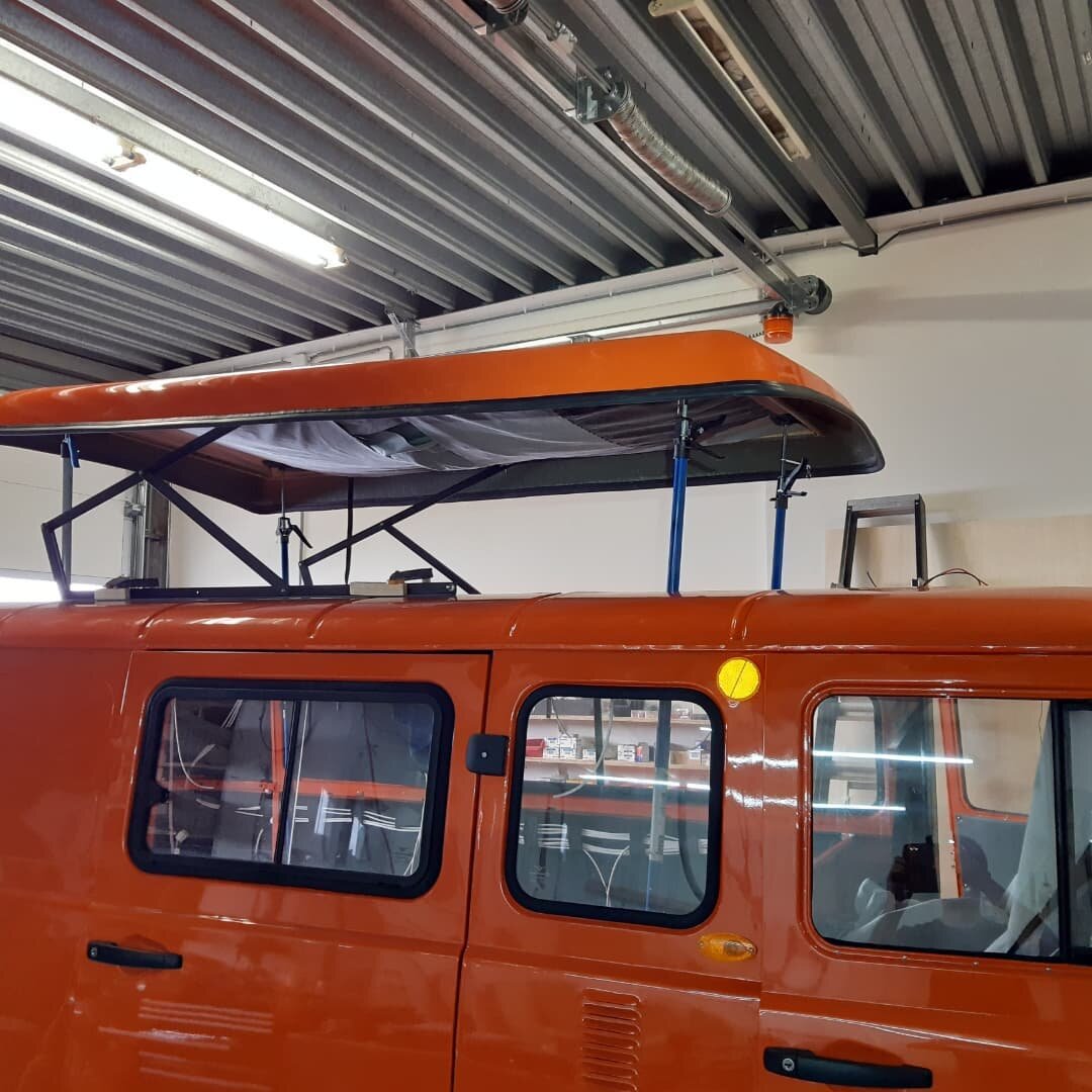 Установка подъемной крыши