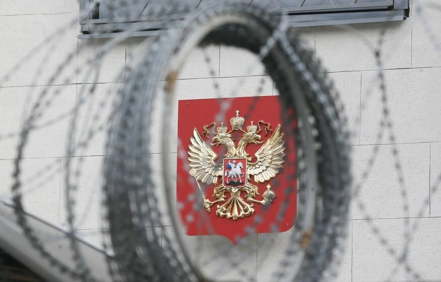    «Надо выключить этот европоцентризм»: Прилепин предложил России отгородиться от Евросоюза «железным занавесом»