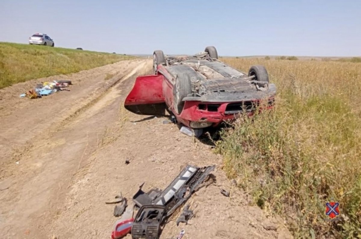    15-летняя девочка попала в больницу из опрокинувшегося под Волгоградом авто