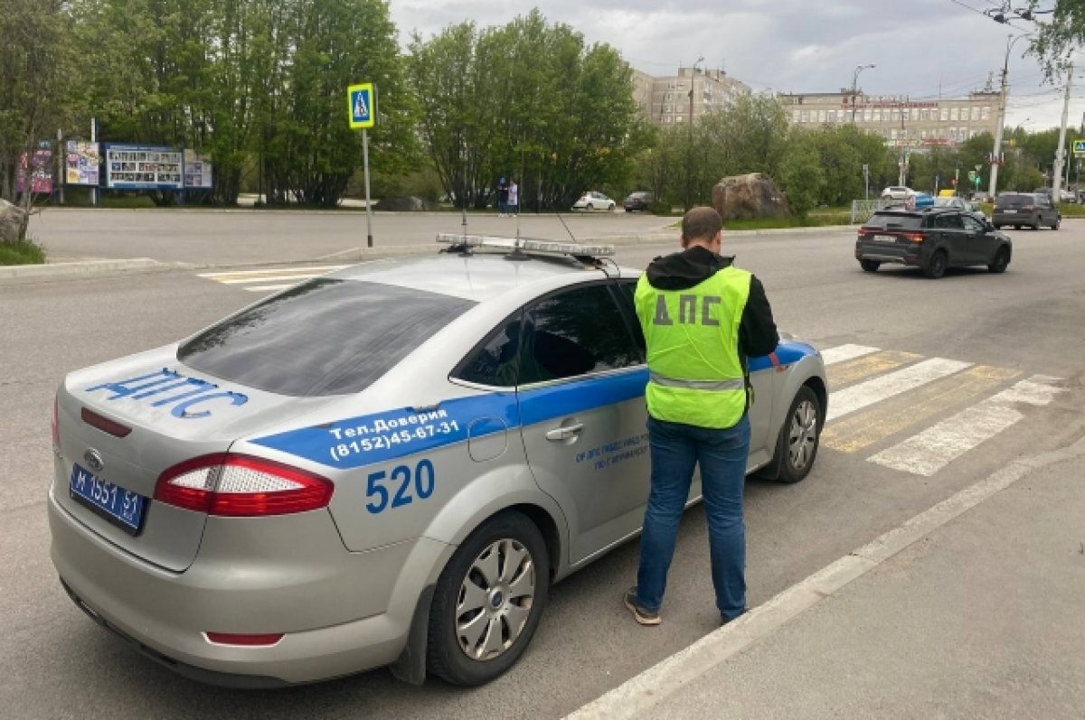    За выезжающими на встречную полосу водителями следят в Мурманской области