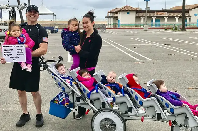 Чад с женой и всеми детьми, какие у него есть