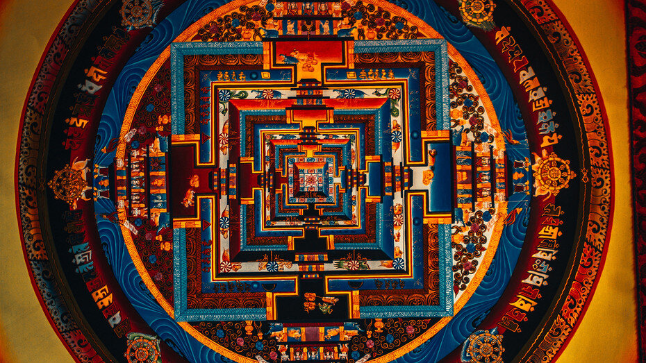     Источник: Unsplash (@raimondklavins)