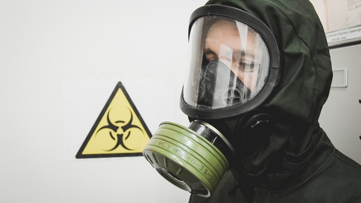     Оператор АЭС «Фукусима-1» обнаружил радиоактивную утечку из шланга, который перекачивал переработанную воду. Жители Приморья прокомментировали ситуацию.