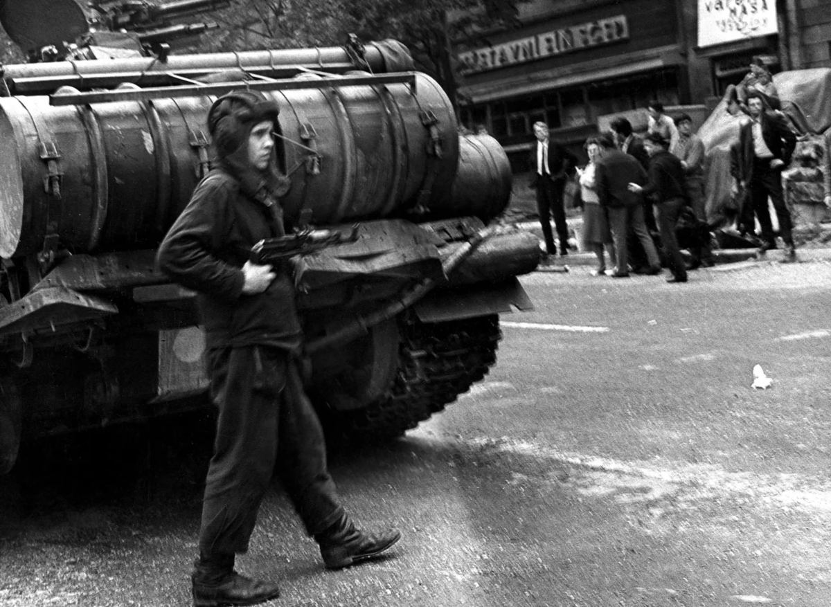 Операция Дунай Прага 1968. Операция «Дунай». Чехословакия, 1968 год.. Операция Дунай 1968 танки. Операция Дунай ЧССР 1968.