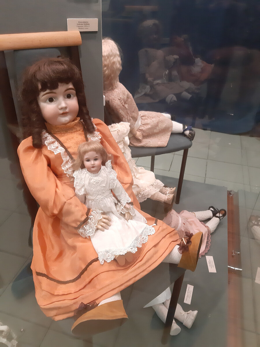 Выставка старинных кукол. Фото автора из личного архива