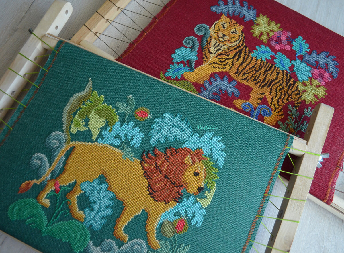 "Tapestry Lion" и "Tapestry Tiger" по схемам Charlotte Holder