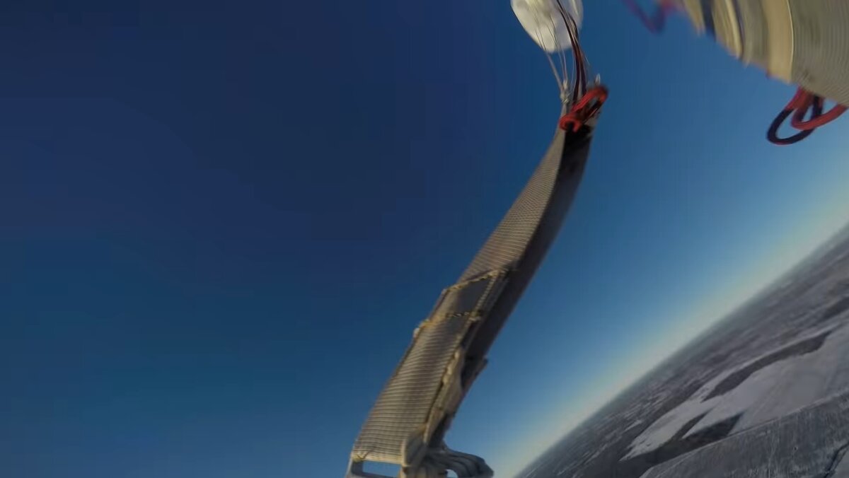 Кадр из ролика.  Момент прыжка