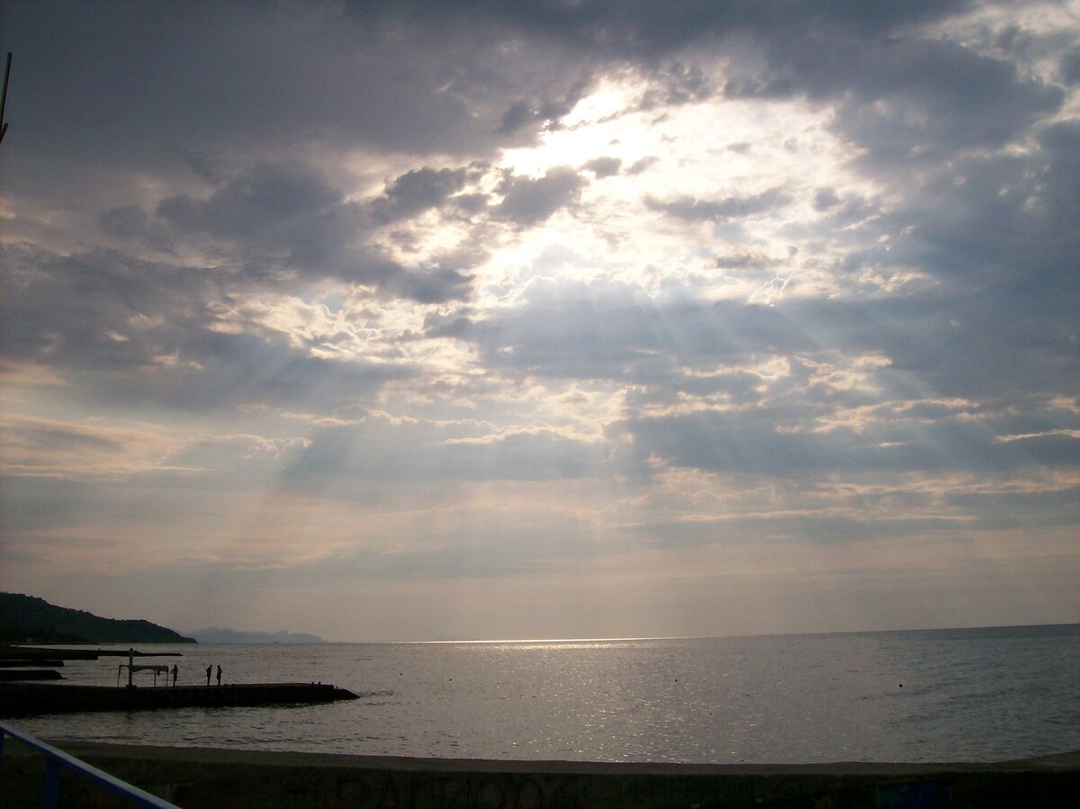 Фото из личного архива, СОЛ МЭИ Алушта, 2007 год, 1 смена. Чисто для привлечения внимания, небо красивое.