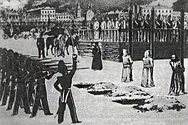 Иван Тургенев, Александр Герцен и  Николай Чернышевский, Николай Некрасов и Виссарион Белинский -- все они  были современниками Достоевского. Романтики и революционеры, атеисты и  славянофилы -- каждый из них по-своему пытался ответить на  сакраментальные вопросы: "кто виноват?" и "что делать?". Но только  Достоевский отважился приступить к разгадке тайны тайн -- природы  человека. Почему зло порою является источником добра, порок уживается с  добродетелью, грех прорастает святостью? Какой смысл сосуществования в  одном человеке этих "несовместимостей"? В каких безднах духа они  сходятся?
Неведомыми,  невидимыми силами он был допущен к мистерии жизни, в заповедные глубины  духа, где один на один с искушениями душа человека вела невидимый,  жестокий, коварный бой. 
Это  случилось зимой. Поздним вечером Достоевский шел вдоль берега Невы.  Внезапно воздух вокруг него сгустился, ожил и из сумеречной бездны  возникли лица -- " вполне титулярные советники и в то же время как будто  какие-то фантастические титулярные советники. Кто-то гримасничал,  спрятавшись за всю эту фантастическую толпу, и передергивались какие-то  нитки, пружинки, и куколки эти двигались..." С детства в юношеских своих  фантазиях он любил воображать себя то Периклом, то христианином из  времен Нерона, одно время даже хотел сделаться сумасшедшим, вроде  Гамлета. Но сейчас было другое. В видении на Неве он увидел Петербург  глазами его обитателей, "маленьких людей". И принял это видение как  знак. Как призвание посвятить себя писательству.
Избранничество  Достоевского впервые проявилось еще в пору его учебы в Инженерном  училище. Тогда, скорее всего от перенапряжения, с ним впервые случился  приступ эпилепсии (или падучей, как эту болезнь называют в народе).  Испокон веков эпилепсия считалась болезнью святых, давала дар  ясновидения прошлого и будущего. По признанию Достоевского, ни одна  радость жизни не стоит того блаженства, которое испытывает эпилептик за  мгновение перед припадком.
Но  ни дар видения незримого, ни эпилепсия, возможно наделившая его этим  даром, -- ничто по сравнению с пережитым им испытанием -- переживанием  смерти. Приговоренный к казни через расстрел "за политическое  преступление" -- сочувствие идеям равенства и справедливости, -- он в  течение почти двадцати минут стоял на эшафоте в ожидании, когда  раздастся команда "Пли!", которая разом оборвет его жизнь. Двадцать  минут на эшафоте! Опыту переживания смерти в древние времена подвергали  избранных из избранных -- посвященных, душе которых в этом испытании  открывались тайные пути в запредельное. Этот "экзамен" на готовность  постичь непостигаемое назывался инициацией. Нечто подобное испытал и  Достоевский.
Эшафот стал для  него Голгофой. А воскресение (замена казни каторгой и ссылкой) --  буквально воплотившейся библейской истиной: "...аще пшеничное зерно,  падши на землю, не умрет, то останется одно; а если умрет, то принесет  много плода".
В поисках человека 
Имя  Федор означает "дар Божий". Известно: имя -- судьба. Но на первый  взгляд в жизни Достоевского были сплошные лишения: ранняя смерть матери,  арест, путь на эшафот, этап, поселение, смерть двоих поздних и  обожаемых детей. Однако: находясь в Петропавловской крепости, он  "выдумал три повести и два романа"; стоя на эшафоте в ожидании  приговора, прозрел, что каждая минута жизни может быть наполнена  вечностью, ибо жизнь -- это дар; в каторжном бараке, где "ад и тьма",  наблюдал характеры, постигал судьбы, запоминал истории, которых "на  целые томы достанет"; живя на поселении, чувствуя себя изможденным и  больным, ясно предощущал, что "как будто созрел для чего-то грозного,  ясного и неизбежного". Смерть малютки дочери вслед за потрясением  наталкивает на размышления о некоем высшем промысле, о том, что младенцы  наделены знанием большим, нежели "премудрые и разумные". Результатом  этих размышлений стал роман "Идиот", главный герой которого -- "взрослый  ребенок" князь Мышкин. Смерть сына выжигает душу страшным огнем, но  словно затем, чтобы на этом пепелище взрастить свою идею о смысле жизни  человеческой. "Истина проясняется страданием". Он это знал и, в отличие  от своих героев, принимал испытания с кротким смирением. Чего не скажешь  о персонажах его творений. Почти все они -- одержимы идеей, фаталисты,  мятущиеся и мечущиеся в поисках ответа на вопрос: есть ли Бог и есть ли  бессмертие? Критики обвиняли писателя в натурализме описаний изломов  человеческой психики. Психиатры восхищались поразительной достоверностью  этих описаний. Сам же Достоевский по этому поводу замечал: "Меня зовут  психологом: неправда, я лишь реалист в высшем смысле, то есть изображаю  все глубины души человеческой".
Душа  же "ломалась" всем ходом истории. В России была принята реформа,  отменяющая крепостное право. "Прежний мир, прежний порядок -- очень  худой, но все же порядок, отошел безвозвратно. И странное дело: мрачные  нравственные стороны прежнего порядка -- эгоизм, цинизм, рабство,  разъединение, продажничество не только не отошли с уничтожением  крепостного быта, но как бы усилились, развились и умножились", -- с  горечью -- отмечает Достоевский в "Дневнике писателя". Даже свою болезнь  он воспринимал как символ времени, пребывающего в конвульсиях. Быть  может, и потому тоже его как писателя привлекали пограничные стадии  души человеческой, процесс нисхождения в душу идеи. И что важнее для  русского человека -- достаток, цель или свобода? Он ответит на  эти, казалось бы, прозаические вопросы в самом мощном, самом поэтическом  своем творении -- в "Легенде о великом инквизиторе". XVI век. Севилья. В  один из душных вечеров среди толпы людей тихо и незаметно появляется Он  "в том самом образе человеческом, в котором ходил 33 года между людьми  пятнадцать веков назад". Великий инквизитор, почитающий себя Его  наместником среди паствы, велит взять Его в плен. Народ послушно  повинуется. Оставшись с Пленником один на один, Инквизитор говорит, что  незачем Ему приходить и смущать души людей, ибо Он -- всего лишь  незыблемый символ в их душах. И незачем мешать Инквизитору и иже с ним  именем Христа "Строить" эти души.
Но  если вера зиждется на порушенных идеалах и все дозволено горстке  избранных -- на свет является "подпольный человек" -- страдающий,  разуверившийся, плывущий по воле того меньшинства, которое взяло на себя  миссию Учителя, Поводыря, манипулирующего сознанием безмолвствующего  народа, в котором погашена, убита в зачатке его главная жизненная  функция -- акт сотворчества. Вот почему, утверждает Достоевский,  идеал, даже если он ошибочный, -- превыше истины. Вот почему и сам  Достоевский, чтобы не стать "человеком подполья", чем больше страдал,  тем больше жаждал веры.
"Удивительное  существо человек, -- рассуждал Достоевский, -- тепловую смерть  вселенной придумал, открыл какие-то параллельные линии, которые  пересекаются где-то в неведомой бесконечности, а вот о себе самом порой  ничего не знает. Что будет со всем человечеством через тысячу лет  представляет яснее, нежели то, что будет с ним самим завтра, через час,  через мгновение..." По утверждению Достоевского, он обладал особым  взглядом на действительность, ему были ведомы "концы и начала" событий, а  то, что большинством воспринимается как невозможное, для него  составляло самую сущность реальности. Его роман "Бесы" -- не что иное,  как предвидение национал-социалистической идеи, которой будут одержимы  фашисты. В "Сне смешного человека" писатель высказывает мысль о том, что  любой поступок человека, даже мысль его "отражается в мирах иных" и  влияет на развитие Вселенной. В уста  одного из героев он вложил мысль о том, что сущность вещей нельзя  постичь земными мерками, что жизнь земная взрощена из семян миров иных.  "Что станется в пространстве с топором?" -- вопрошает черт в больном  сознании Ивана Карамазова. "Если куда попадет подальше, то примется  летать вокруг Земли в виде спутника". Задолго до Циолковского,  Кибальчича и Оберта слово "спутник" употреблено в современном понимании.  За сорок лет до Октябрьского переворота Достоевский предвидел  "страшную, колоссальную стихийную революцию, которая потрясет все  царства мира изменением лика мира всего. Но для этого потребуется сто  миллионов голов. Весь мир будет залит реками крови... Бунт начнется с  атеизма..."
"Бунт начнется с  атеизма". Фраза, ставящая всего Достоевского поперек течения XIX века.  Два пути дальнейшего развития рисовались просвещенной общественности:  одни видели будущее благоденствие в поступательном движении цивилизации,  другие -- в революции. Будучи антагонистами, эти два лагеря становились  заодно, когда дело касалось религиозной жизни и религиозной мысли. Век,  в котором торжествовал позитивизм, был уверен: на все вопросы ответит  наука. Но такое безраздельное господство позитивистской науки грозило не  только забвением мысли мистической, но и таких фундаментальных понятий,  по мнению Достоевского, как Бог и душа. А отсюда -- лишь шаг до  атеизма. "Если нет Бога, то все дозволено". Обычно лицом века видится  какой-то выдающийся (или типический) деятель, действующий в основном  русле общественной жизни. И только в XIX веке таким "лицом" оказывается  отрицатель, пророк грядущих бедствий, вызванных бездумным оптимизмом  эпохи.
Он знал день своей  смерти и утром спокойно сказал жене: "Сегодня я умру". Он все же успел  найти ту неведомую точку, где пересекаются две параллельные прямые --  Бог и дьявол. Полем битвы оказалось сердце человека. 