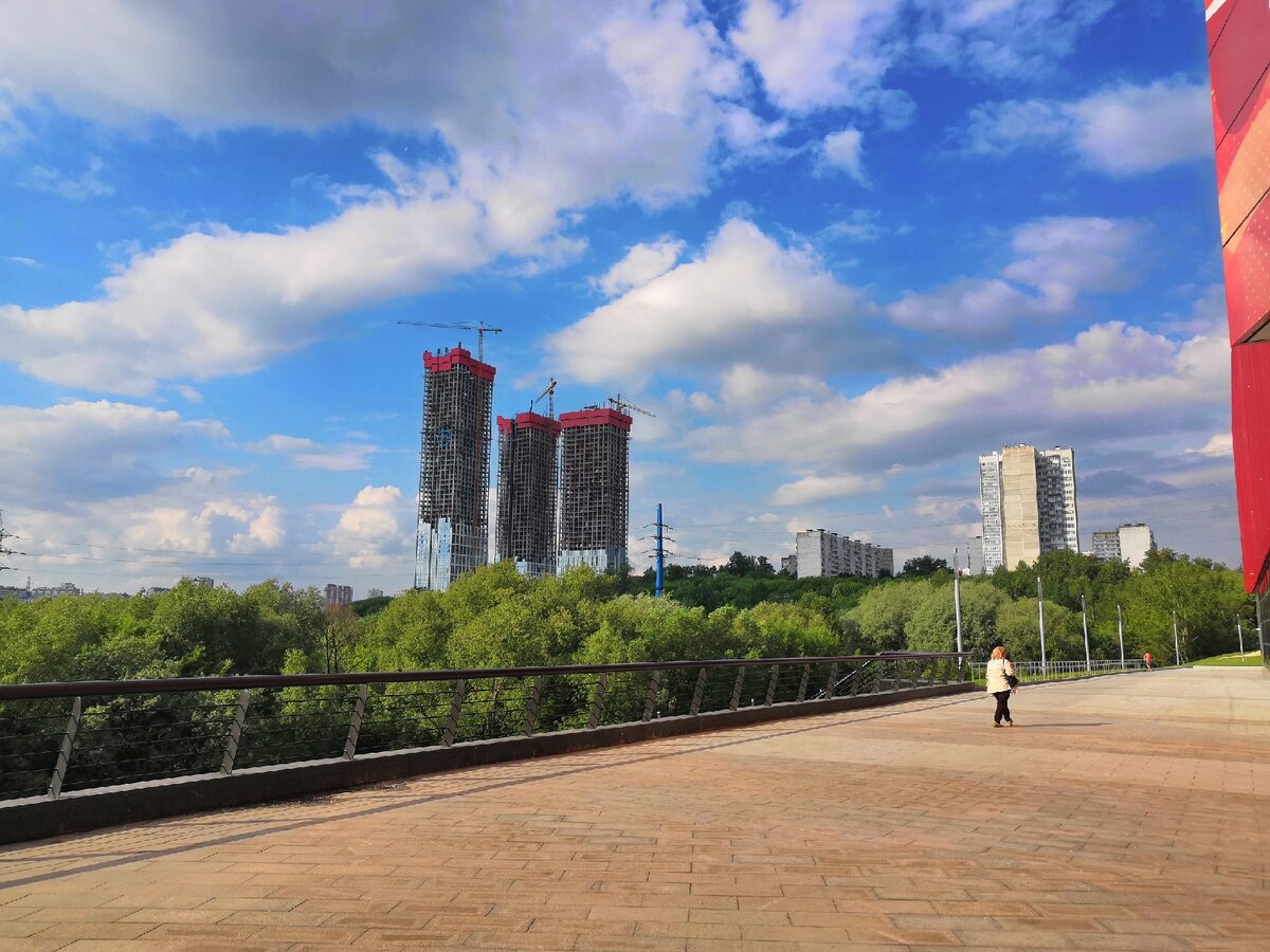 При выходе из метро 