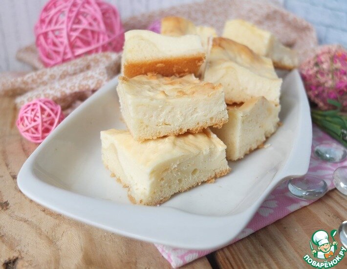 Чизкейк это всегда вкусно! Нежное сливочное сладко- соленое лакомство! Предлагаю вам попробовать чизкейк с нетривиальной бисквитной основой. Пирог готовится быстро и просто, а самое главное кушать его можно даже теплым!