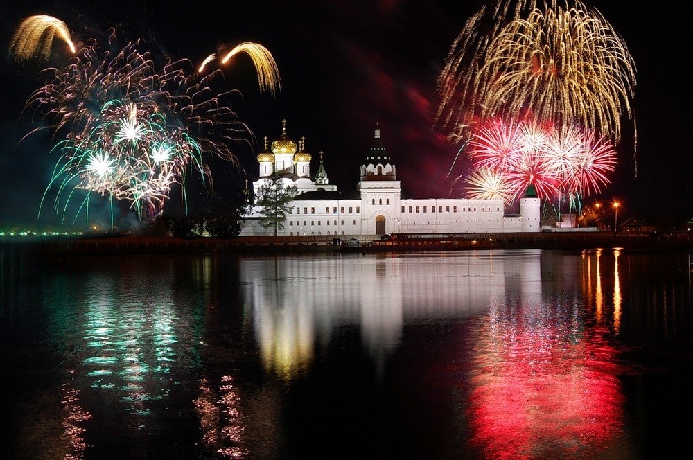 Ипатьевский монастырь в день фестиваля