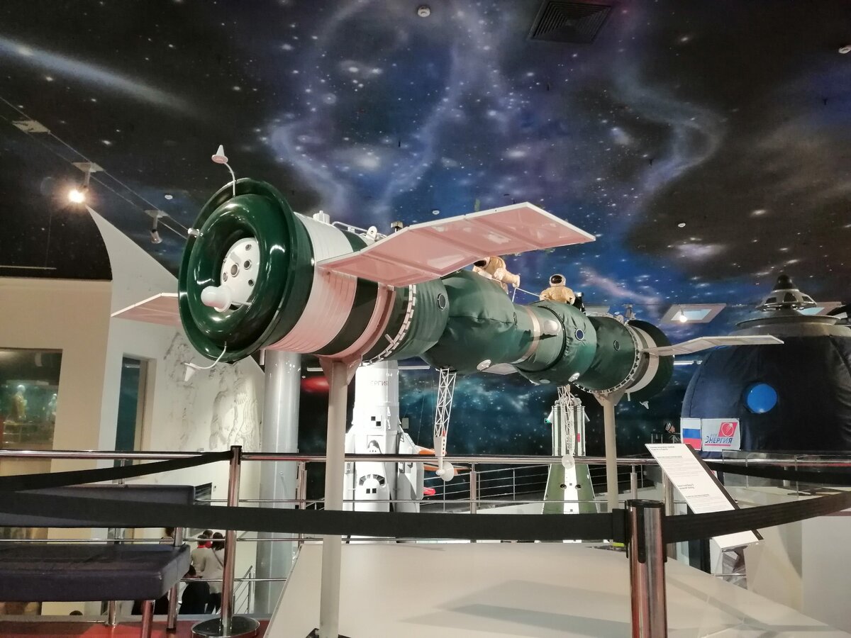 москва павильон космос