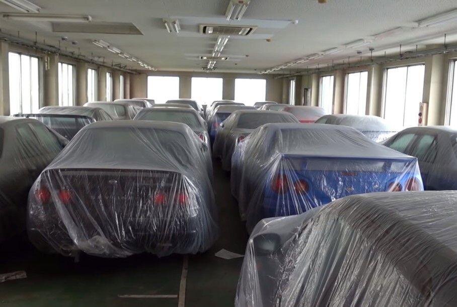 Японский склад скайлайнов